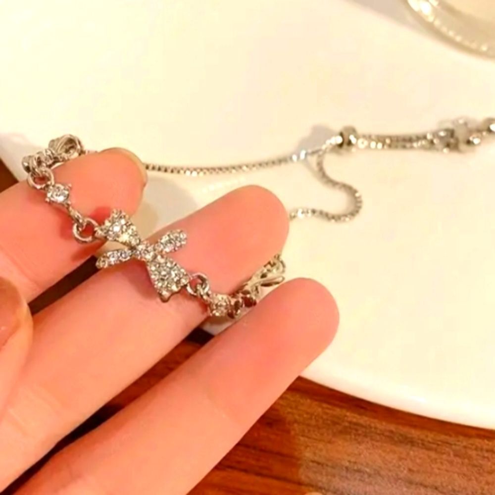 Ladies Adjustable Drawstring Charm Bracelet - Picture 4 of 5